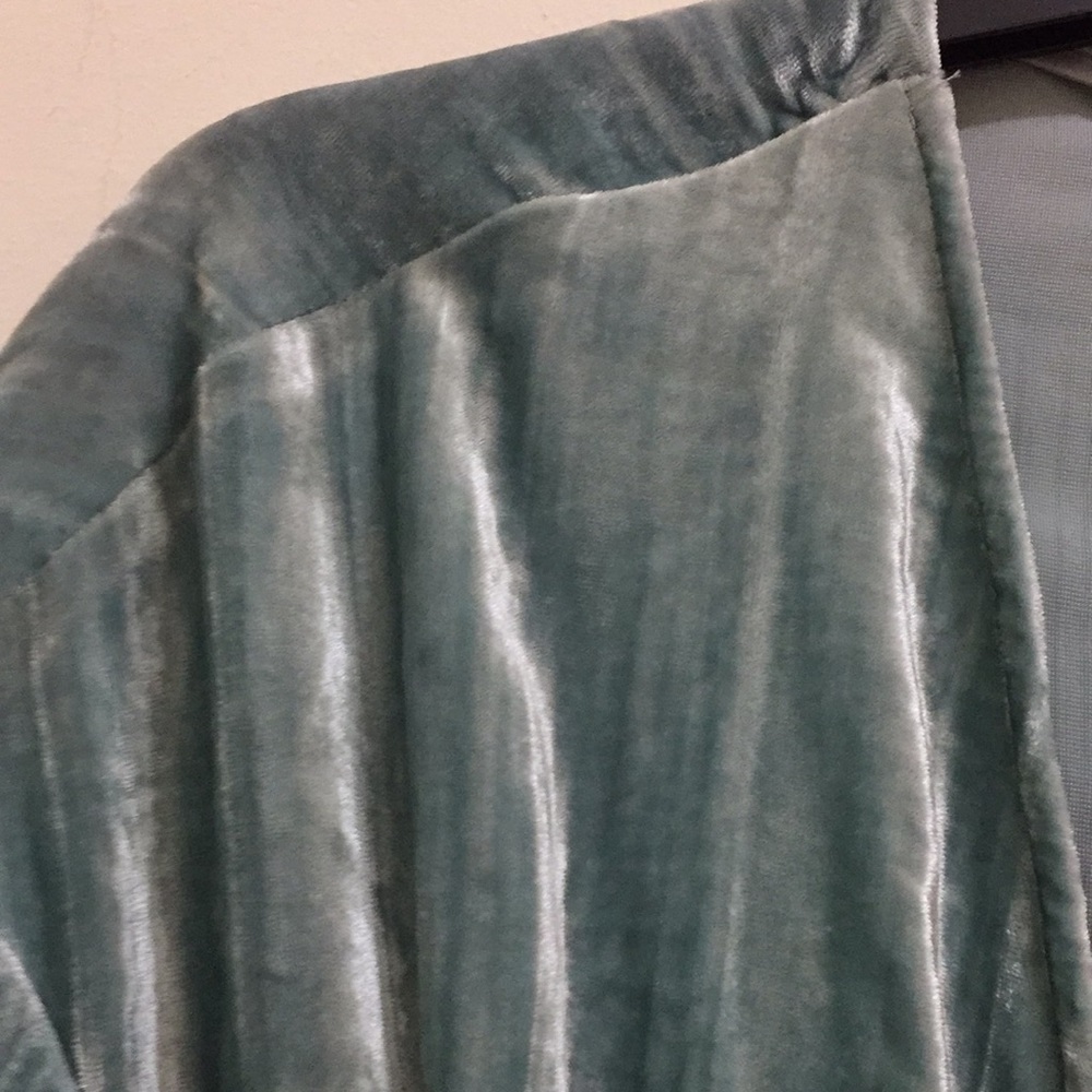 Topshop wrapped velour top (sz 6) - Picture 13 of 13